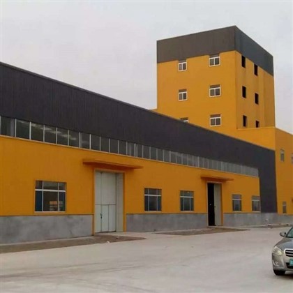 Plieninės konstrukcijos kelių aukštų pastatas